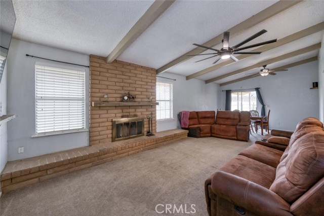 Detail Gallery Image 4 of 43 For 22630 Stagecoach Ln, Clovis,  CA 93619 - 4 Beds | 2 Baths