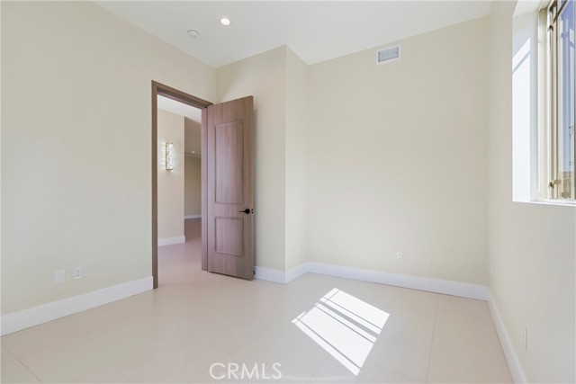 Detail Gallery Image 9 of 30 For 10347 Mapledale St, Bellflower,  CA 90706 - 4 Beds | 3 Baths