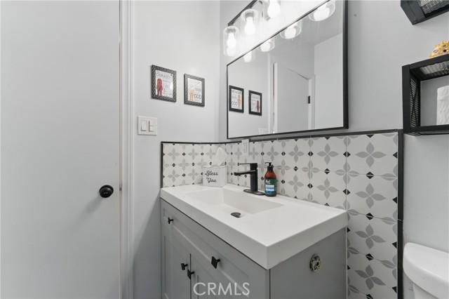 415 Cadbrook Drive, La Puente CA: https://media.crmls.org/medias/6c711eec-4cd1-4fcd-9636-4a6800de3a54.jpg