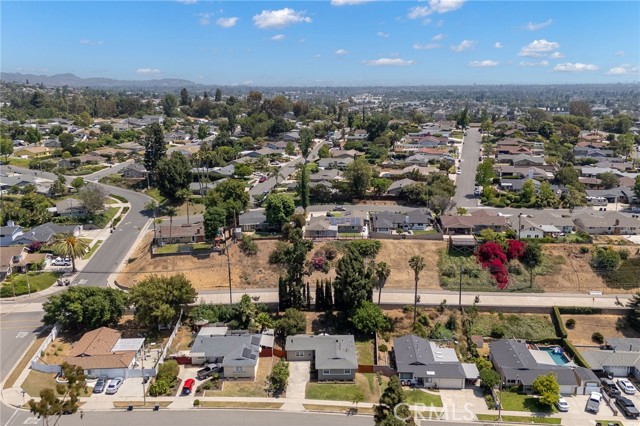 1414 East Baldwin Avenue, Orange CA: https://media.crmls.org/medias/6c7177f9-974b-4491-9ae4-8ae3ecacc31c.jpg