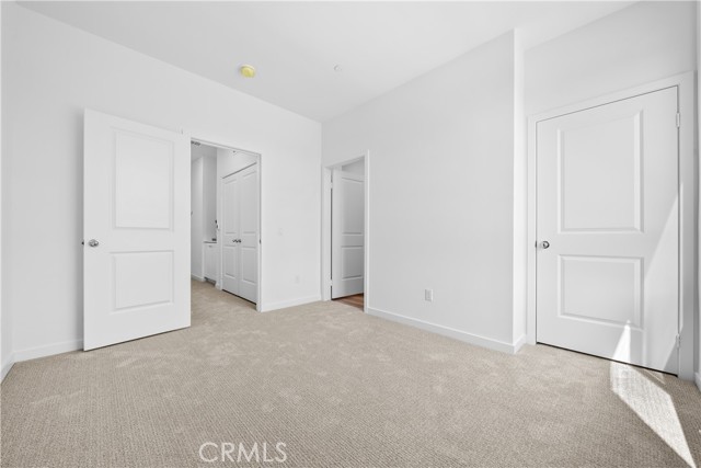 Detail Gallery Image 20 of 28 For 9423 N Sepulveda Blvd. #2,  North Hills,  CA 91343 - 3 Beds | 3 Baths
