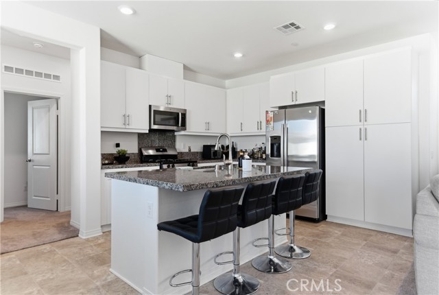 Detail Gallery Image 5 of 45 For 16651 Snowdrop #1,  Fontana,  CA 92336 - 3 Beds | 2 Baths