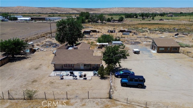 22731 Bryman Road, Oro Grande CA: https://media.crmls.org/medias/6c74081d-9fc5-4afa-a1f4-90e7f72cbc45.jpg