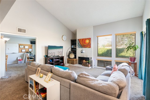 Detail Gallery Image 3 of 19 For 6571 Carioca Ln, Riverside,  CA 92506 - 4 Beds | 2/1 Baths