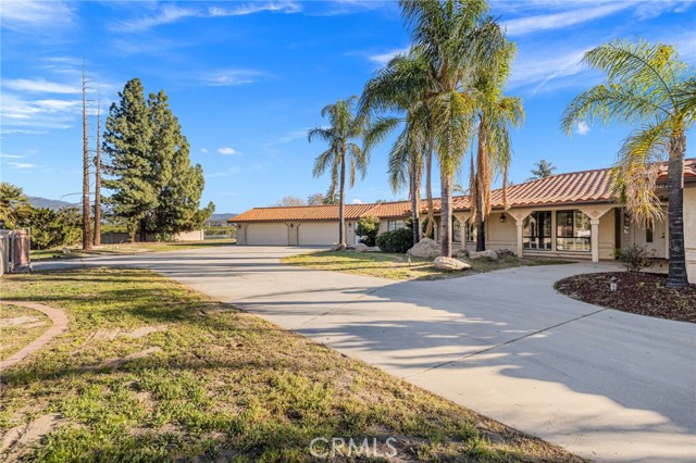 Detail Gallery Image 3 of 75 For 43041 Mayberry, Hemet,  CA 92544 - 5 Beds | 3 Baths