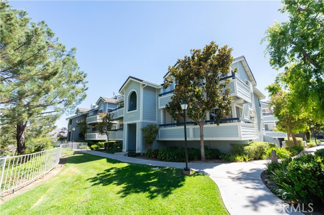 Detail Gallery Image 2 of 34 For 20309 Rue Crevier #575,  Canyon Country,  CA 91351 - 2 Beds | 2 Baths