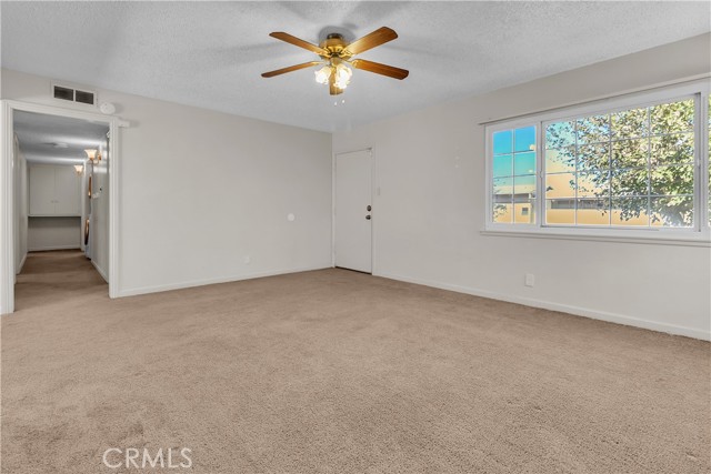 Detail Gallery Image 3 of 35 For 560 E Mountain View St, Barstow,  CA 92311 - 4 Beds | 2 Baths