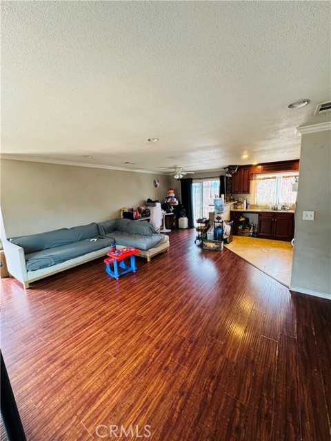 7411 Elsie Street, Los Angeles CA: https://media.crmls.org/medias/6c763f69-dd34-48d8-83aa-5a42abb061c4.jpg