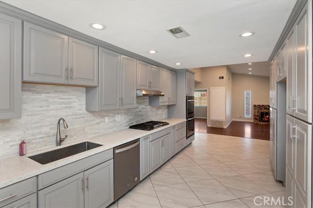 Detail Gallery Image 7 of 20 For 1249 Melville Dr, Riverside,  CA 92506 - 4 Beds | 2 Baths