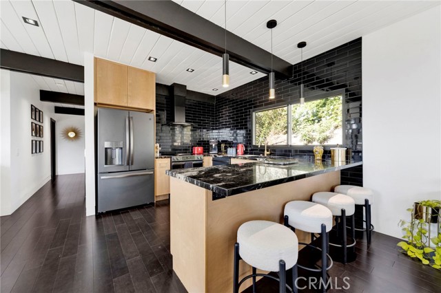 Detail Gallery Image 7 of 44 For 4009 Weslin Ave, Sherman Oaks,  CA 91423 - 3 Beds | 3 Baths