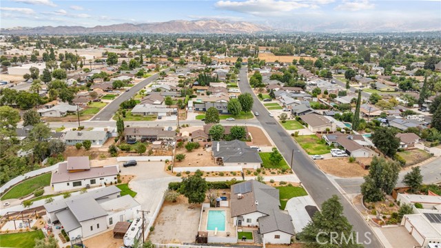 1258 Holly Lane, Calimesa CA: https://media.crmls.org/medias/6c779296-f544-43f2-bc00-04007d62a65f.jpg