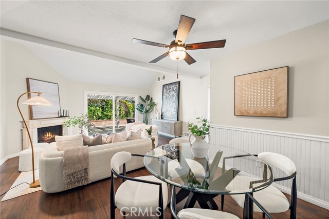 Detail Gallery Image 5 of 49 For 1025 Sea Breeze #11,  Costa Mesa,  CA 92627 - 2 Beds | 2/1 Baths