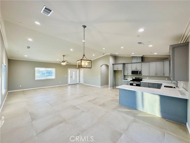 Detail Gallery Image 1 of 2 For 23491 Wren St, Apple Valley,  CA 92308 - 4 Beds | 2 Baths
