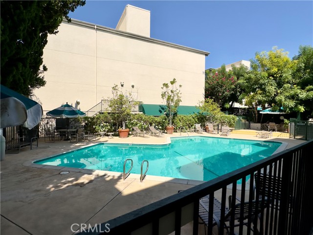 4501 Cedros Avenue, Sherman Oaks CA: https://media.crmls.org/medias/6c79a98c-4e52-4a89-a715-b0ab8e81a658.jpg