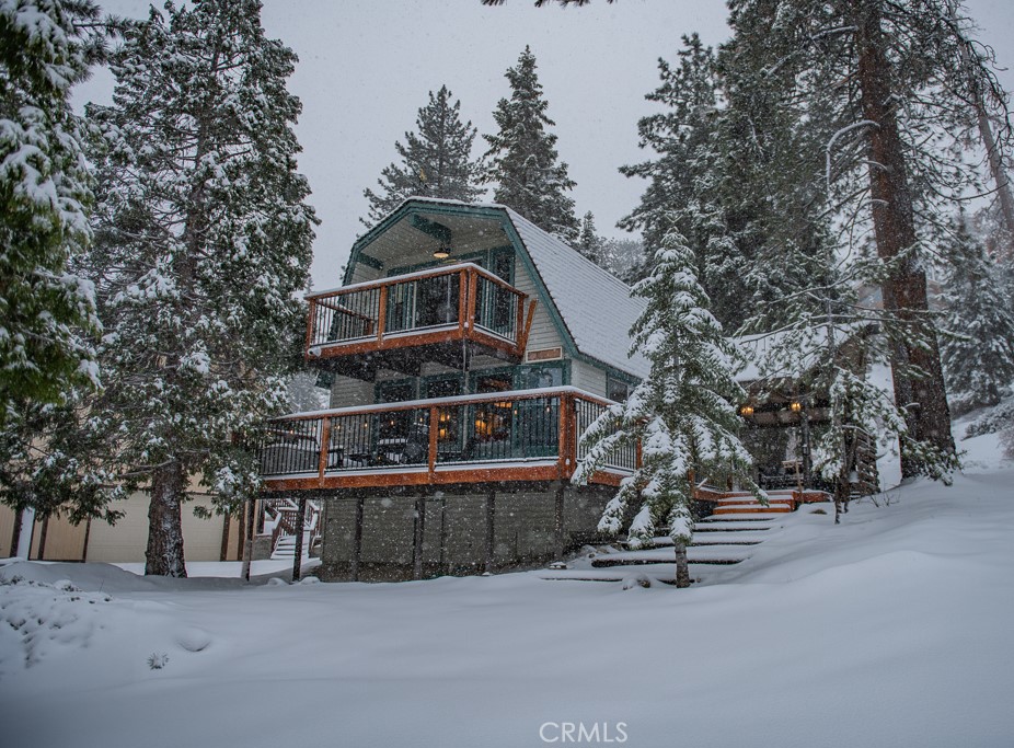 https://media.crmls.org/medias/6c7a138a-0f56-4a07-819d-0d3c21dd2fd2.jpg?preset=X-Large
