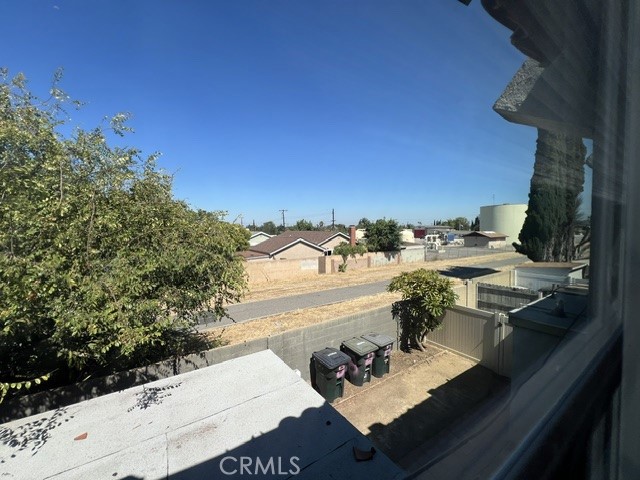 https://media.crmls.org/medias/6c7a2309-891d-43f9-aa99-e5117248b673.jpg?preset=X-Large