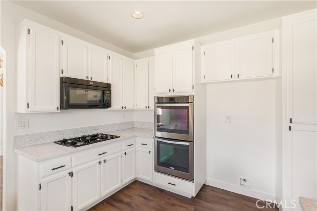 1145 Sea Larke Drive, Fallbrook CA: https://media.crmls.org/medias/6c7a4d66-9b91-4cc7-bb48-69709cef9b87.jpg