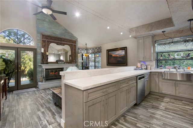 Detail Gallery Image 9 of 38 For 28631 Mill Pond, Mission Viejo,  CA 92692 - 3 Beds | 3 Baths