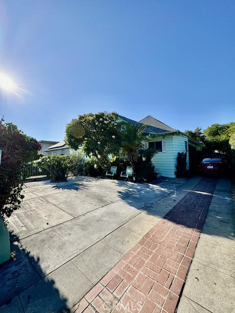 1199 W 38th Street