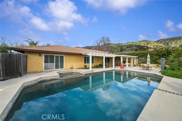 Detail Gallery Image 4 of 40 For 968 Englewild Dr, Glendora,  CA 91741 - 4 Beds | 3 Baths