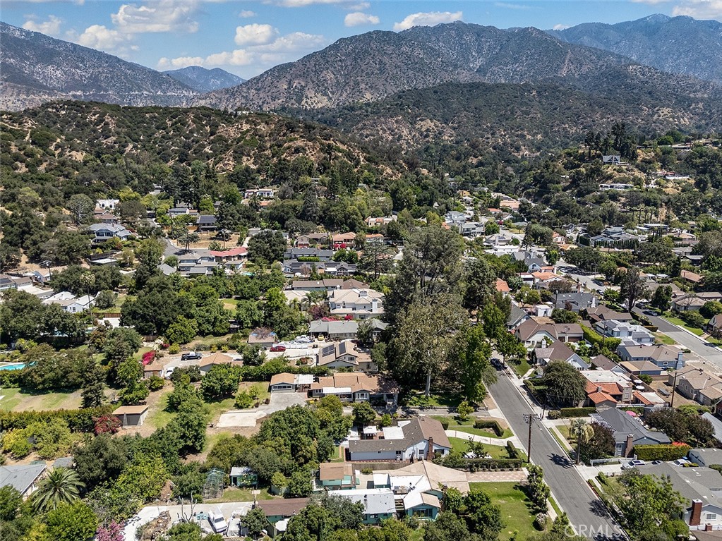 https://media.crmls.org/medias/6c7b35a9-f73f-48b0-aa0b-d75c72ce420a.jpg?preset=X-Large