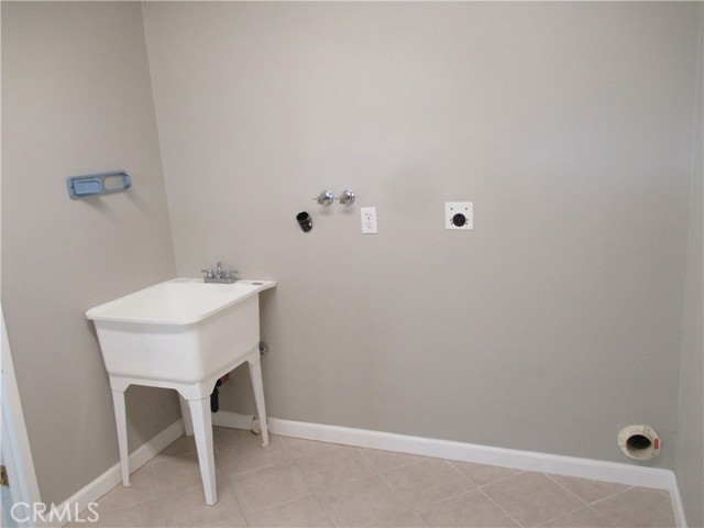 Image 13 of 50 For 26145 Cherry Hills Boulevard