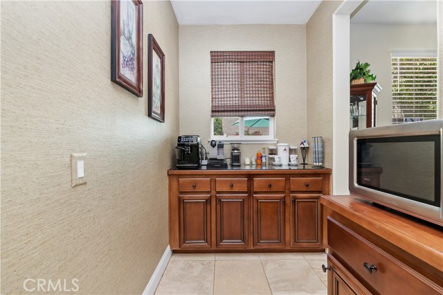 Detail Gallery Image 7 of 62 For 17331 Greentree Dr, Riverside,  CA 92503 - 4 Beds | 3 Baths