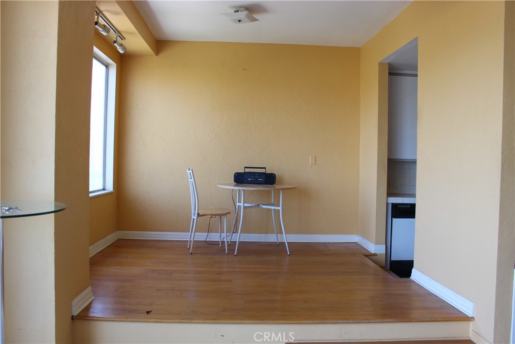 MLS #OC25167934 img 6