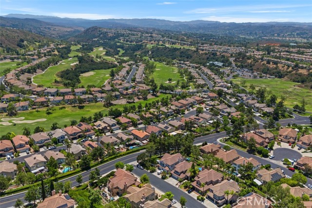 13 Mariposa, Rancho Santa Margarita CA: https://media.crmls.org/medias/6c7df4a9-9cdf-4ac9-98d9-d9200836c53d.jpg