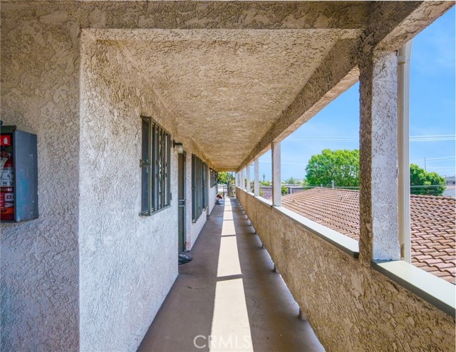 Detail Gallery Image 15 of 25 For 11943 Grevillea Ave, Hawthorne,  CA 90250 - – Beds | – Baths