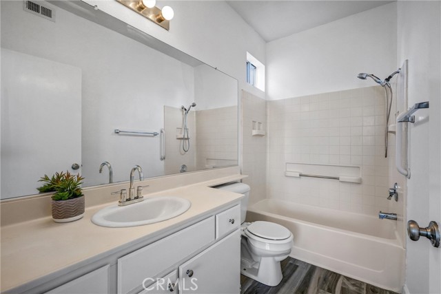 Detail Gallery Image 10 of 20 For 535 Magnolia Ave #311,  Long Beach,  CA 90802 - 2 Beds | 2 Baths