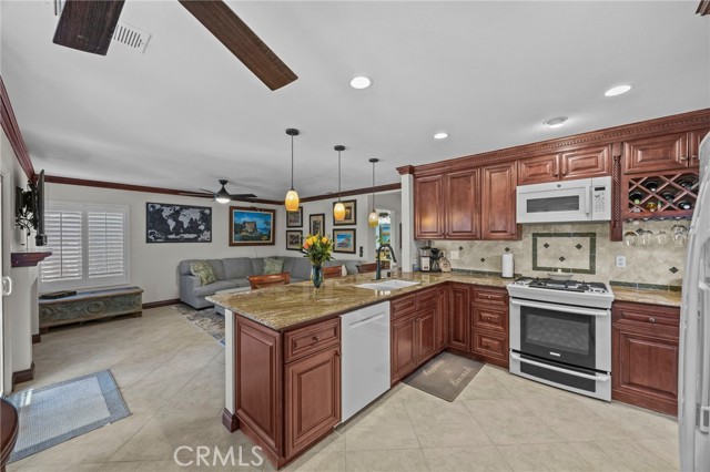 Detail Gallery Image 8 of 50 For 24409 Pantera Ct, Murrieta,  CA 92562 - 4 Beds | 3 Baths