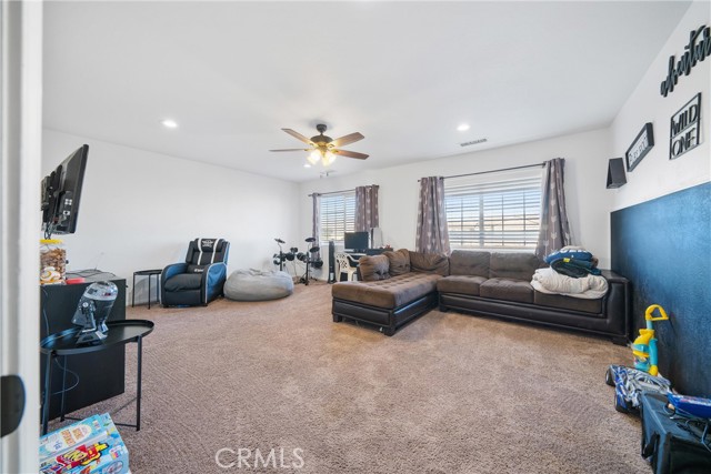 Detail Gallery Image 16 of 31 For 43809 Freer Way, Lancaster,  CA 93536 - 4 Beds | 2/1 Baths