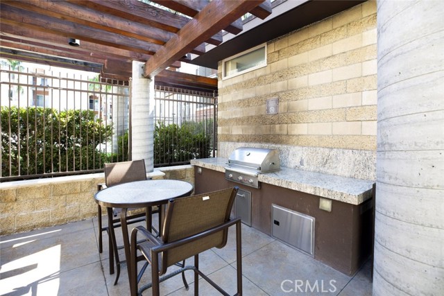 100 S Alameda Street, Los Angeles CA: https://media.crmls.org/medias/6c7f1ff0-1774-47fb-99f8-ff1d2d0b3a91.jpg