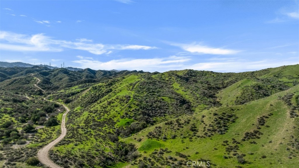 https://media.crmls.org/medias/6c7f35d4-099d-42ce-85bd-2855c1569f85.jpg?preset=X-Large
