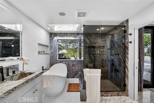 Detail Gallery Image 32 of 56 For 1020 White Sails, Corona Del Mar,  CA 92625 - 3 Beds | 3 Baths