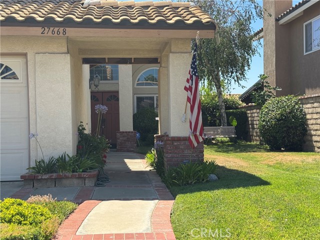 27668 Lonestar Place, Castaic CA: https://media.crmls.org/medias/6c7fef7b-16c4-4bfa-8df8-f81e9b765d3d.jpg