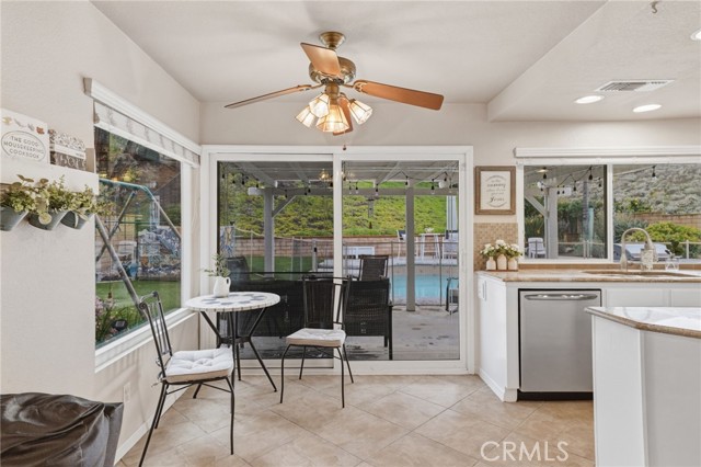 Image 18 of 54 For 16727 Lake Knoll