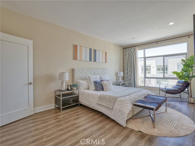 56 E Duarte Road, Arcadia CA: https://media.crmls.org/medias/6c8030f5-e3b5-48ed-aac1-1cee6f64f5ff.jpg