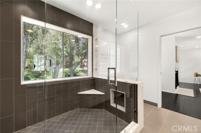 11601 Montana Avenue, Los Angeles CA: https://media.crmls.org/medias/6c80b8c0-3cc2-4cb5-a221-e565cc3393b1.jpg