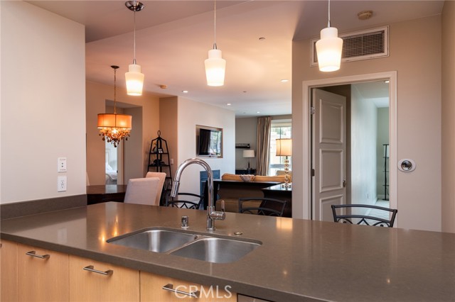 Detail Gallery Image 14 of 41 For 305 Caruso, Glendale,  CA 91210 - 2 Beds | 3 Baths