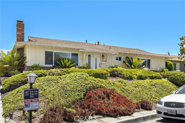 201 Monte Vista, San Clemente CA: https://media.crmls.org/medias/6c819dff-8f0c-45de-ace7-5e36e01bd6ba.jpg