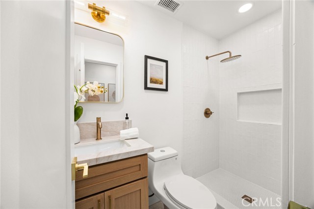 2124 W Flower Avenue, Fullerton CA: https://media.crmls.org/medias/6c81bcfb-f6b1-4f85-80d2-16a546bcc8ae.jpg