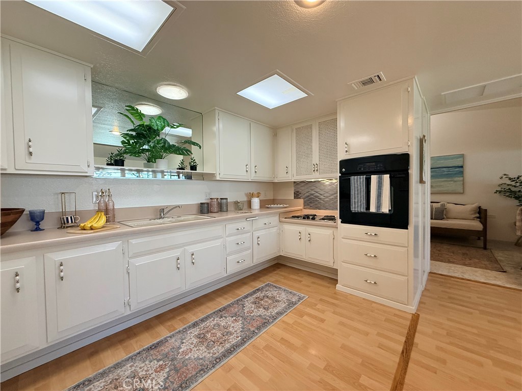 MLS #OC25261451 image #17