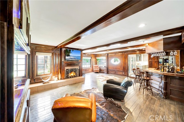 Detail Gallery Image 10 of 55 For 5441 Calvin Ave, Tarzana,  CA 91356 - 5 Beds | 5/1 Baths