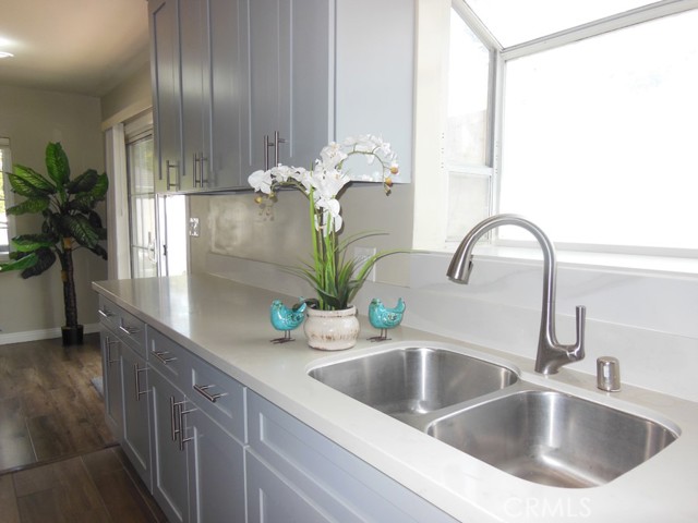 4956 Revlon Drive, La Canada Flintridge CA: https://media.crmls.org/medias/6c83b7ad-ef26-4065-8c98-b912670db984.jpg