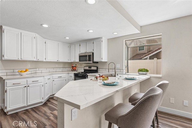 Detail Gallery Image 9 of 34 For 39851 Wild Canary, Murrieta,  CA 92562 - 3 Beds | 2/1 Baths