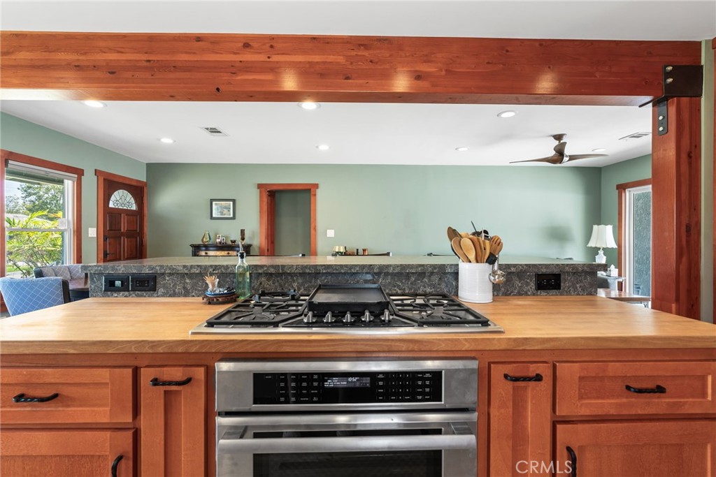 6c8602f5 0d3e 4969 A8c0 28d62eea5937