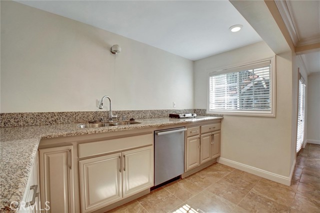 Detail Gallery Image 9 of 19 For 21058 Schoenborn St #2,  Canoga Park,  CA 91304 - 1 Beds | 1 Baths