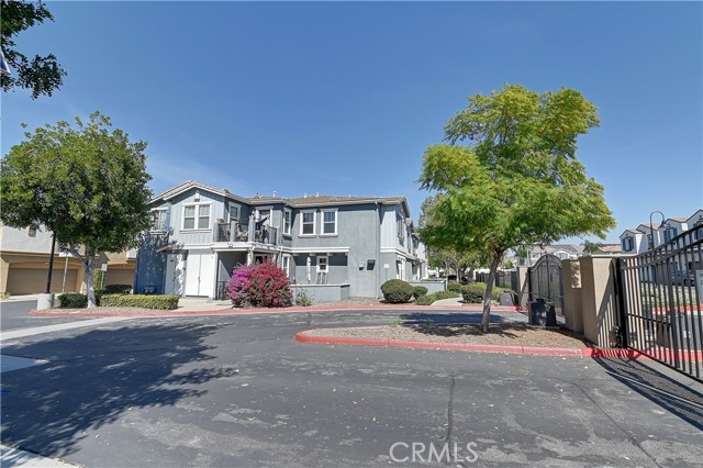 Detail Gallery Image 6 of 49 For 26335 Iris Ave #D,  Moreno Valley,  CA 92555 - 3 Beds | 3 Baths